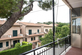 S208 - Sirolo, ampio trilocale in centro con terrazzo